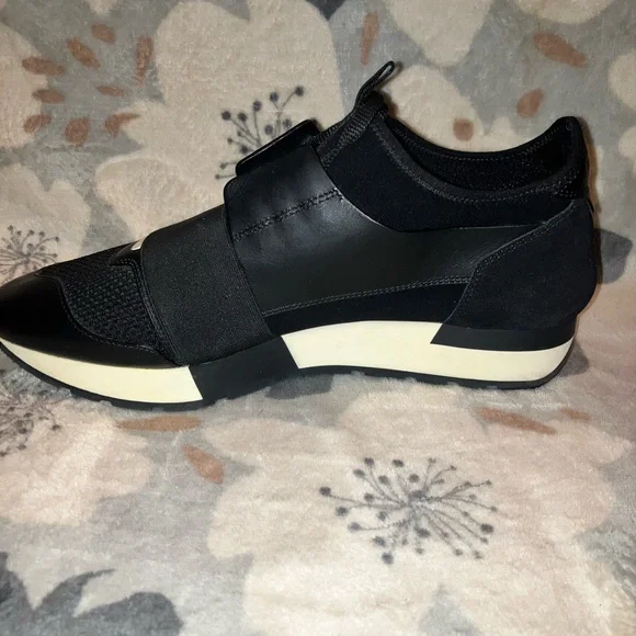Balenciaga NWOT Black Knit & Leather Sneakers - Picture 3 of 9